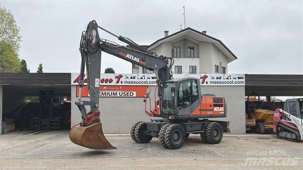 Terex TW190 ホイール式油圧ショベル（パワーショベル・ユンボ・バックホー）