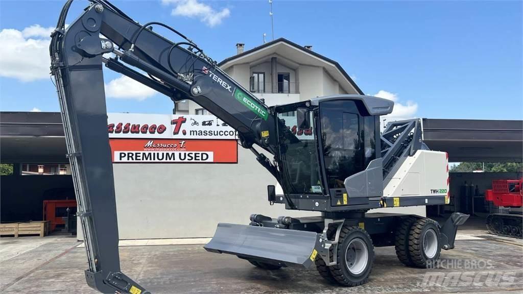 Terex TWH 220 S5 ホイール式油圧ショベル（パワーショベル・ユンボ・バックホー）