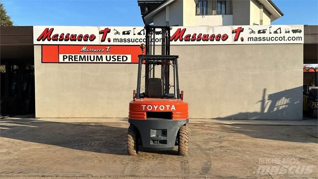 Toyota 02-5FD40 ディーゼル・軽油