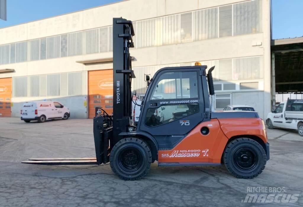Toyota 40-8FD70N ディーゼル・軽油