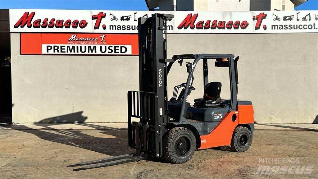 Toyota 52-8FDF30 ディーゼル・軽油