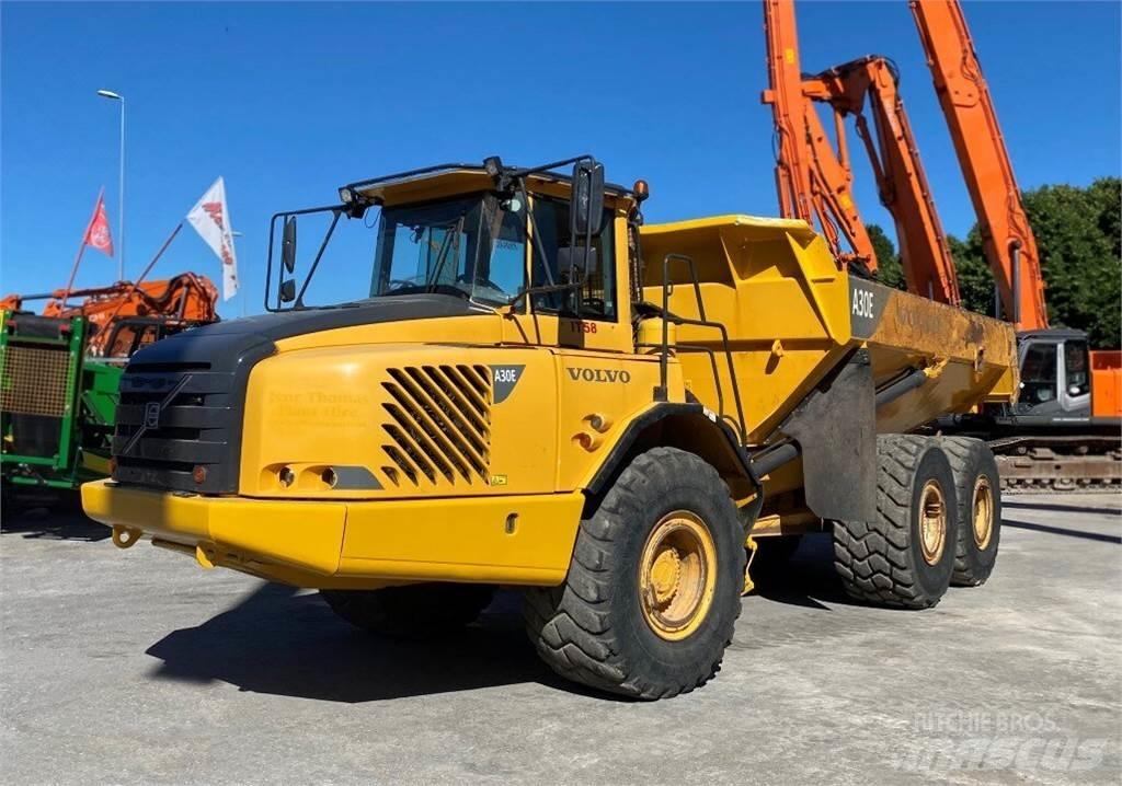 Volvo A30E 6X6 サイト　ダンプ