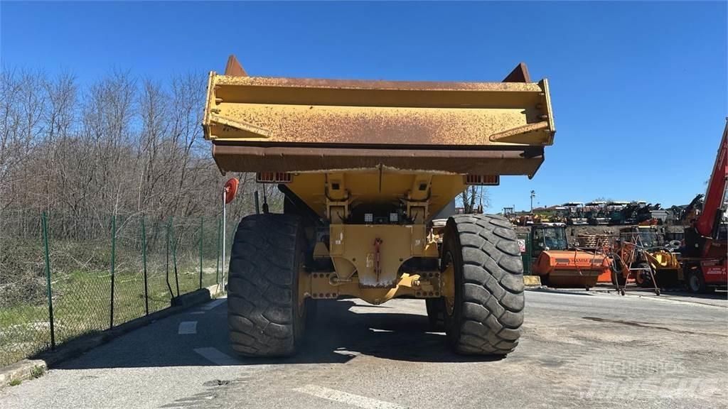 Volvo A40F 6x6 サイト　ダンプ