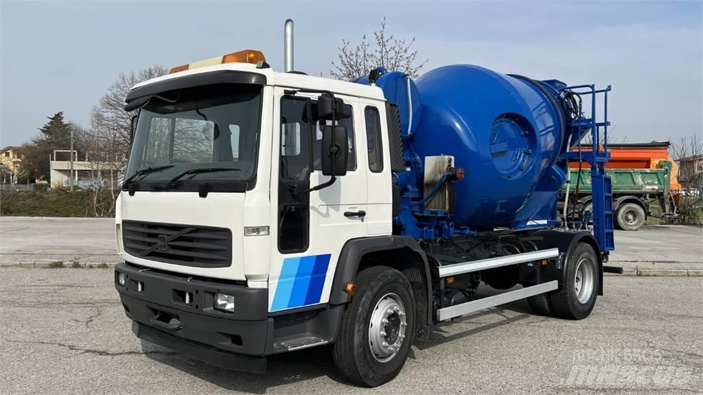 Volvo FL6 4X2 ミキサー車