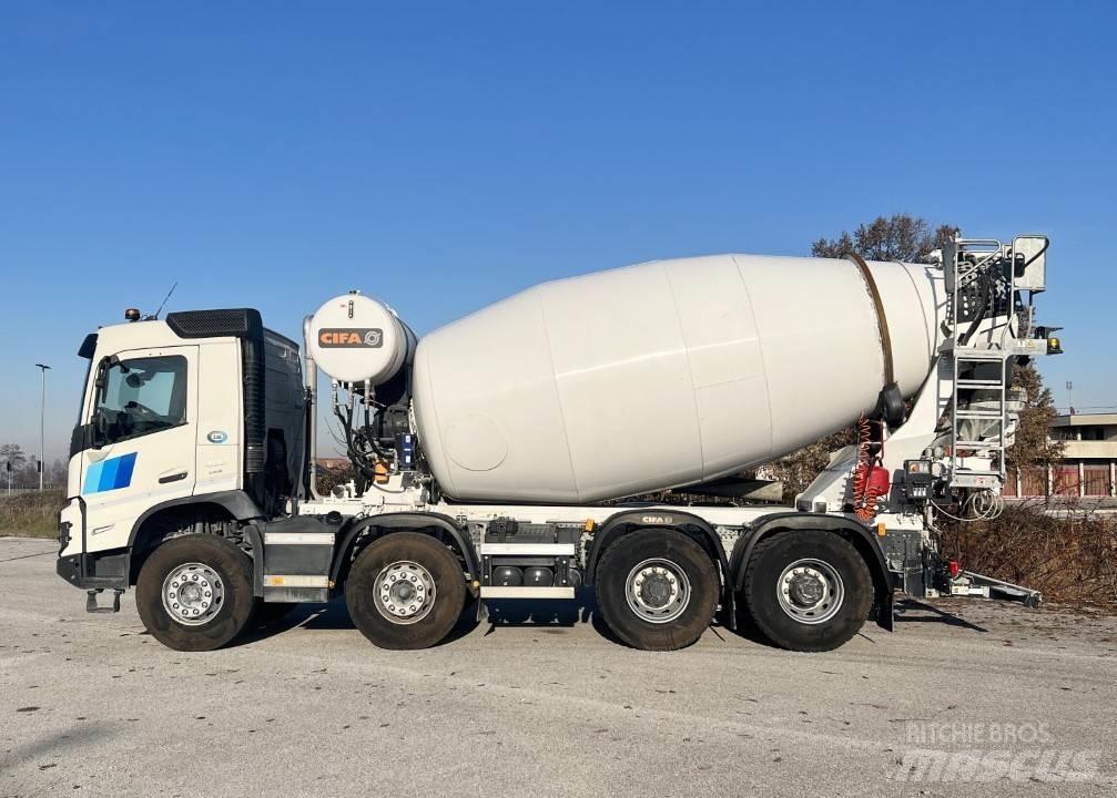 Volvo FMX 13 8x4 ミキサー車