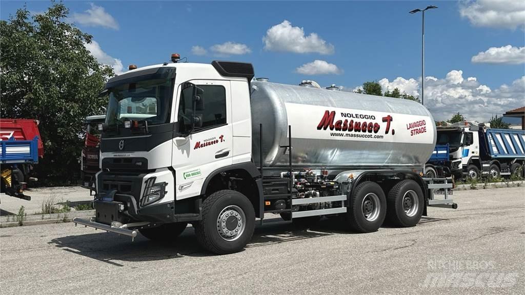 Volvo FMX 6X6 タンカートラック