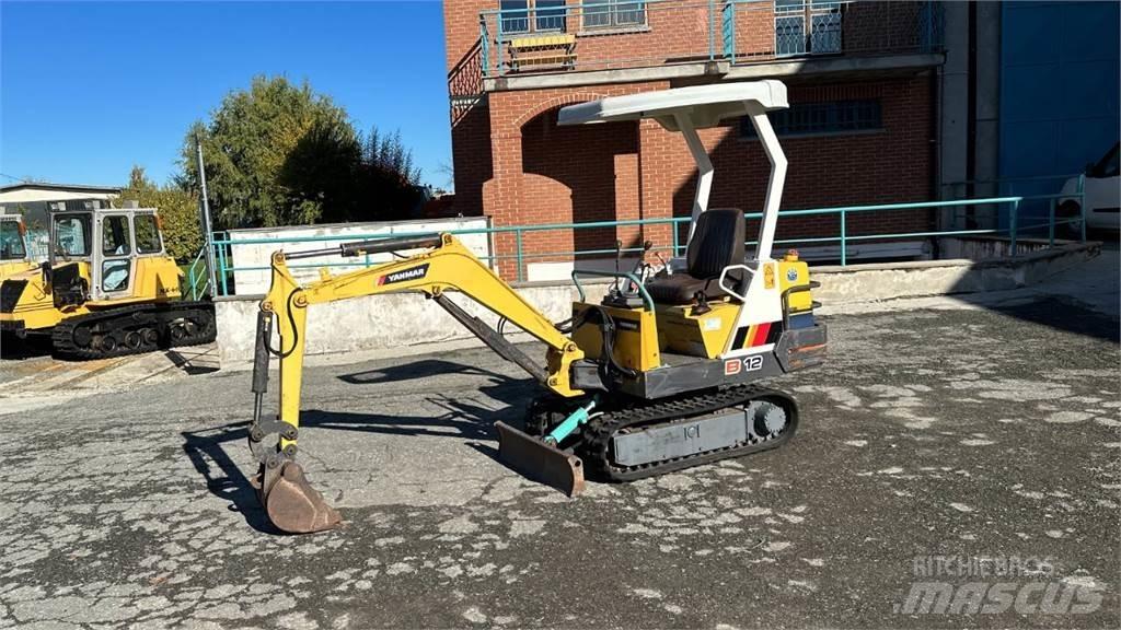 Yanmar B12-1 ミニ油圧ショベル 7t以下（ミニユンボ・ミニディガー）