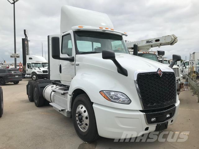 International LT 中古トラクターヘッド | トレーラーヘッド