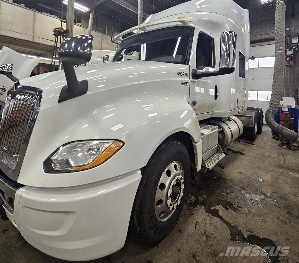 International LT 中古トラクターヘッド | トレーラーヘッド