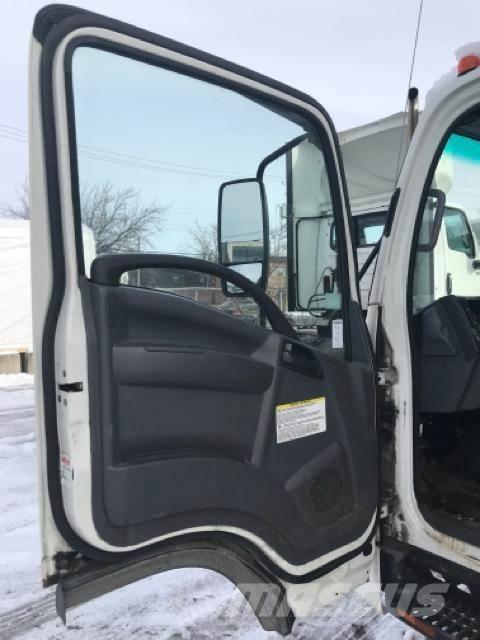 Isuzu NRR 冷凍冷蔵車
