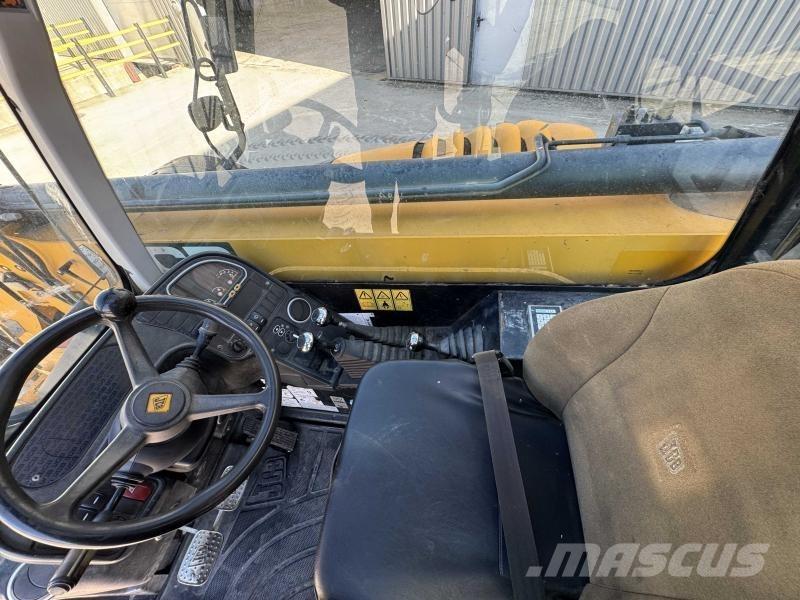 JCB 535-95 テレスコーピックハンドラー