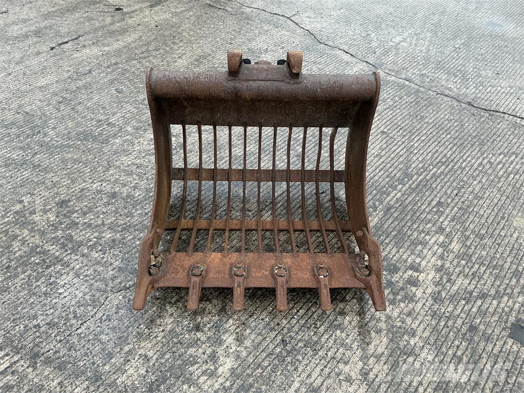  3 Ft Riddle Bucket 農業機械 -　その他