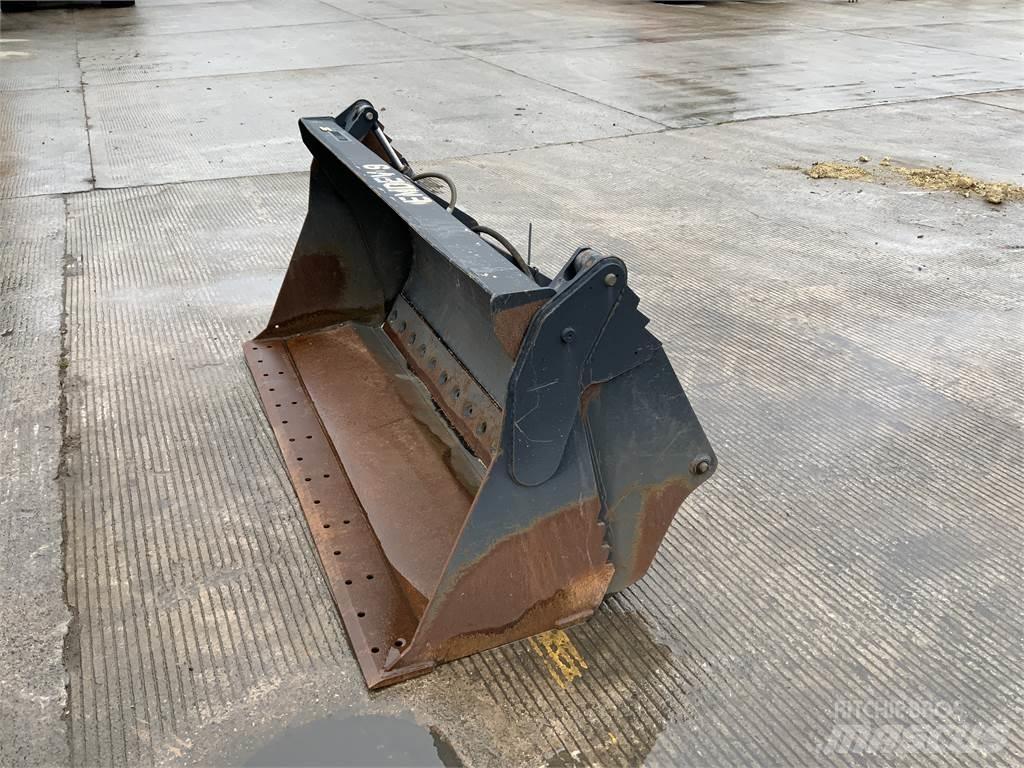 JCB 6FT 4 in 1 Bucket 農業機械 -　その他