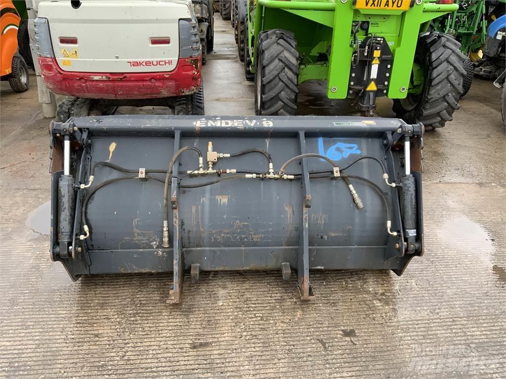 JCB 6FT 4 in 1 Bucket 農業機械 -　その他