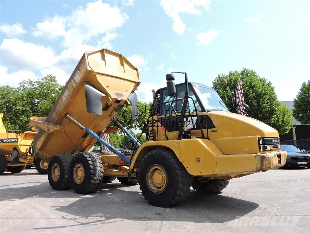 CAT 730 アーティキュレート式ダンプトラック