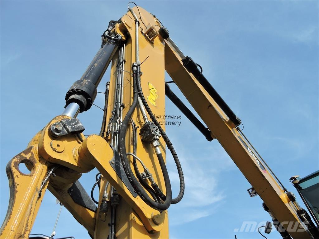 CAT MH3024 廃棄物／工業産廃処理機
