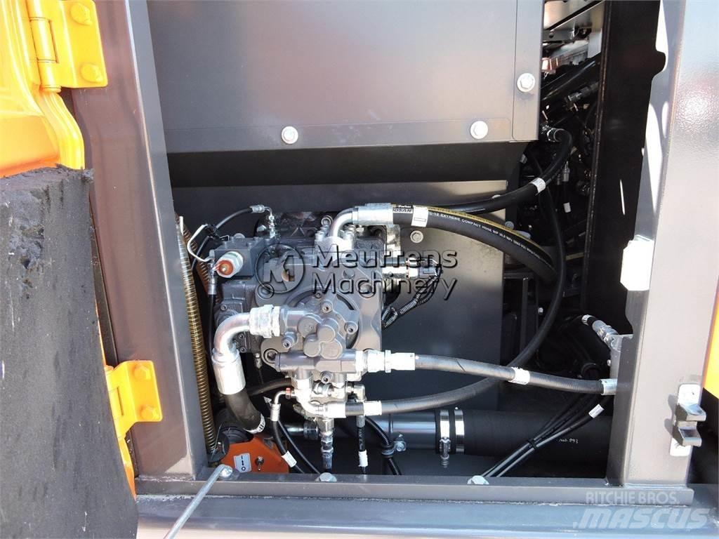 Doosan DX140LC 大型油圧ショベル12t以上（パワーショベル・ユンボ）