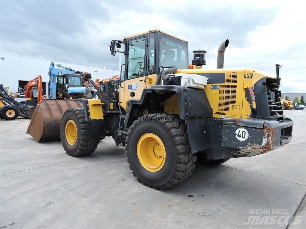 Komatsu WA320 ホイールローダー・タイヤショベル