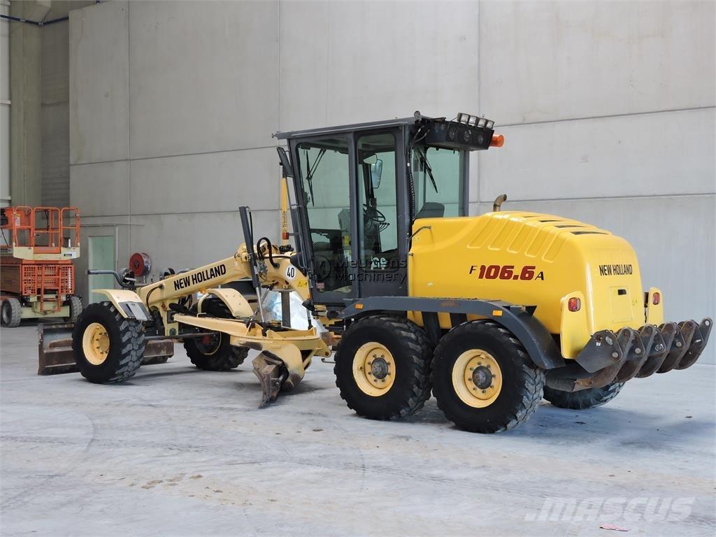 New Holland F106.6A モーターグレーダー