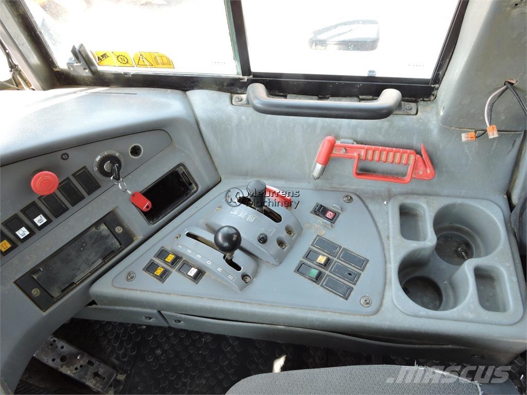 Volvo A25E アーティキュレート式ダンプトラック