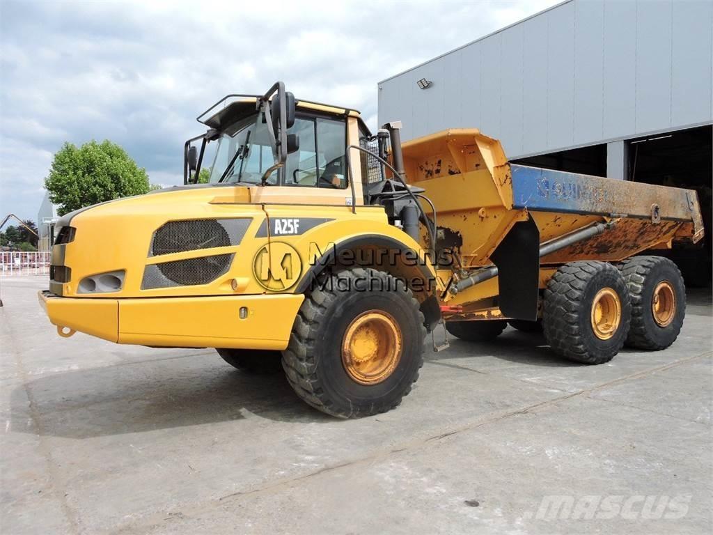 Volvo A25F アーティキュレート式ダンプトラック