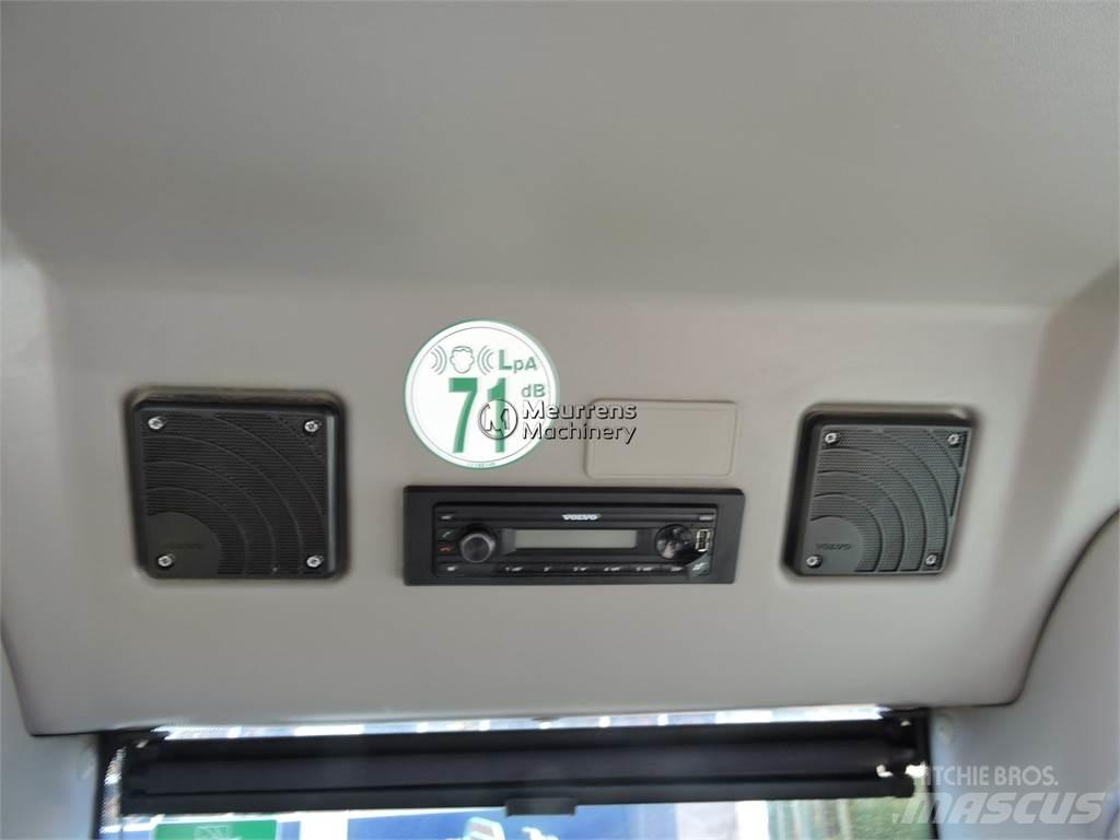 Volvo ECR235EL 大型油圧ショベル12t以上（パワーショベル・ユンボ）
