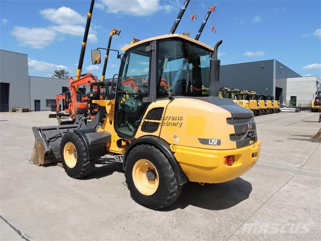 Volvo L25F + FORK ホイールローダー・タイヤショベル