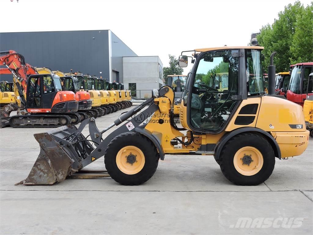 Volvo L25F + FORK ホイールローダー・タイヤショベル