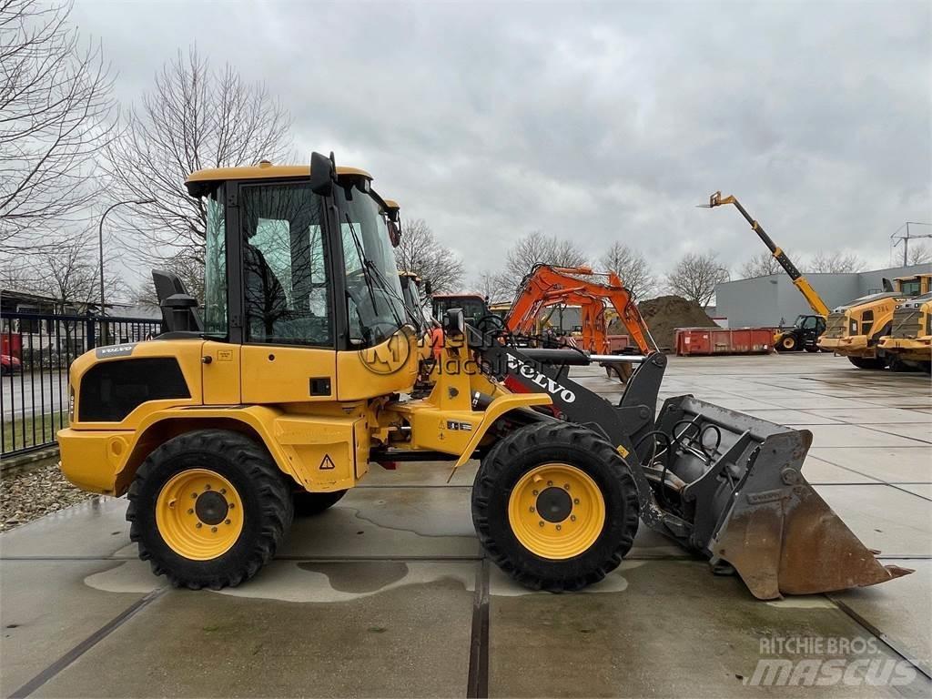 Volvo L30G ホイールローダー・タイヤショベル