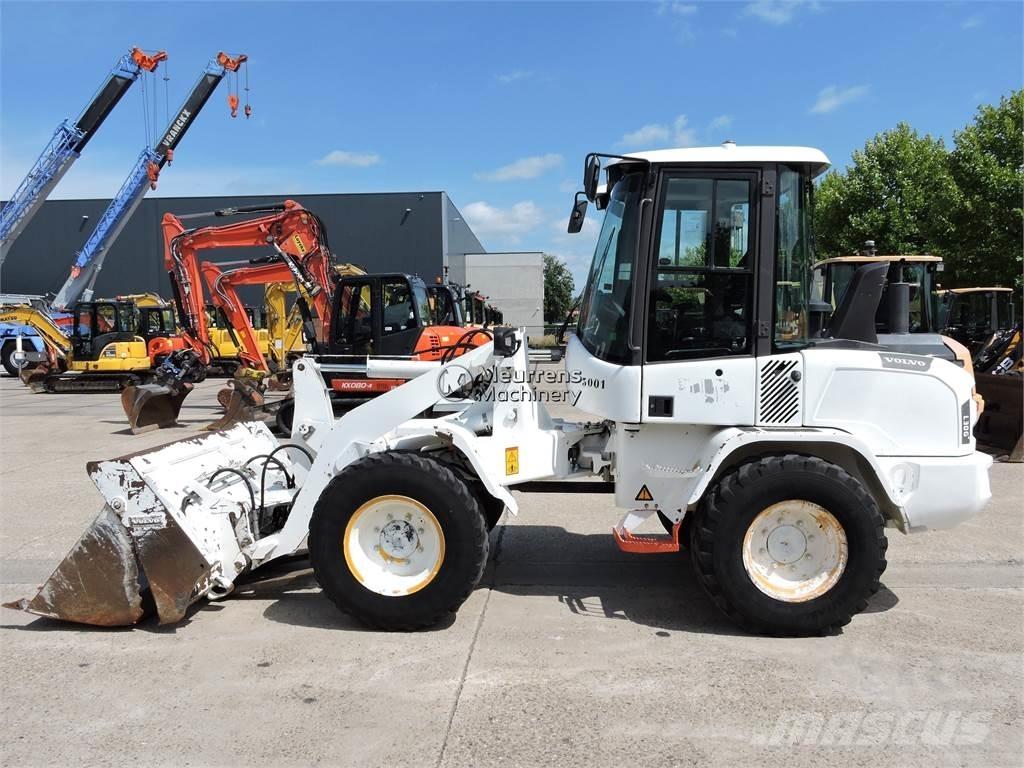 Volvo L30G + FORK ホイールローダー・タイヤショベル