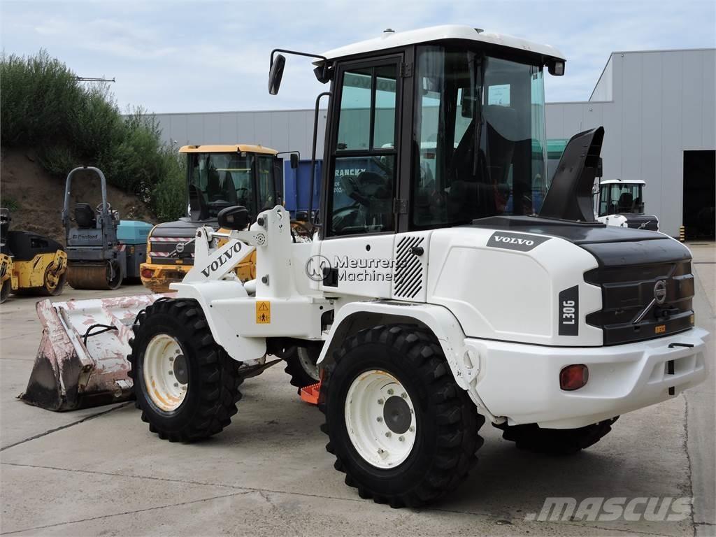 Volvo L30G + FORK ホイールローダー・タイヤショベル