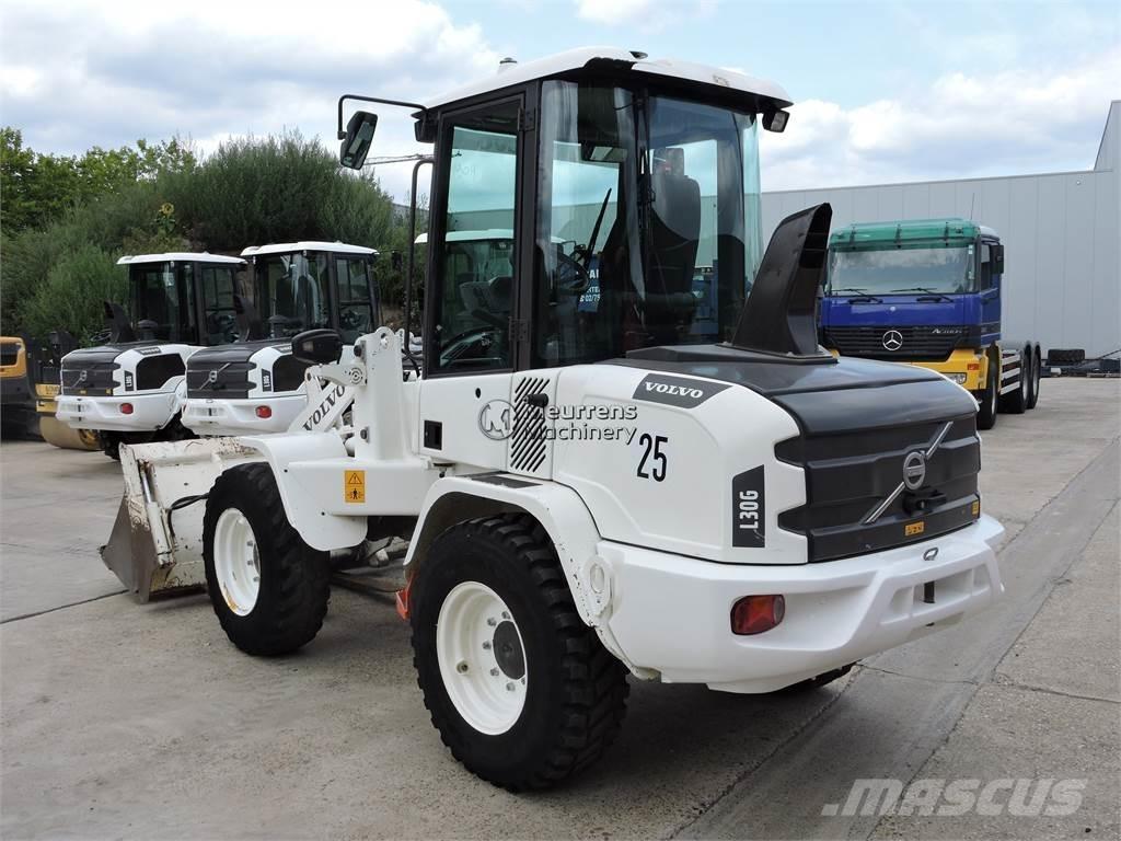 Volvo L30G + FORK ホイールローダー・タイヤショベル