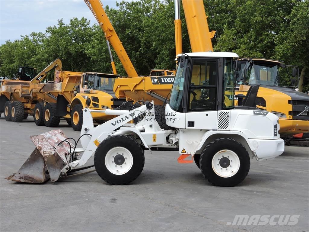 Volvo L30G + FORK ホイールローダー・タイヤショベル