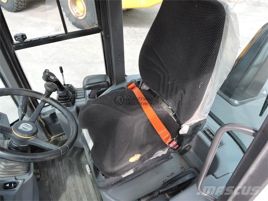 Volvo L30G + FORK ホイールローダー・タイヤショベル