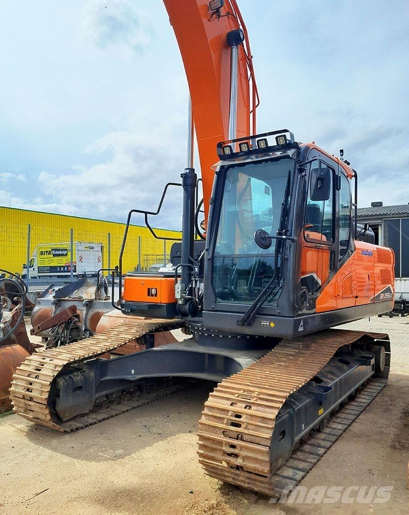 Develon DX 225 LC-7 大型油圧ショベル12t以上（パワーショベル・ユンボ）