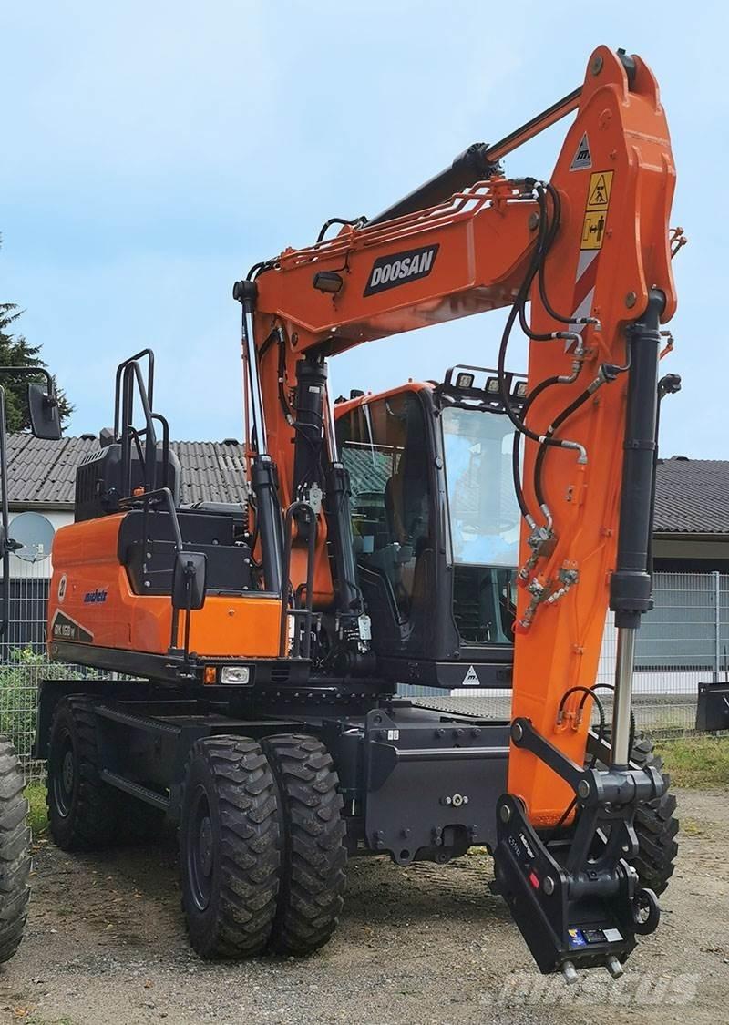 Doosan DX 160 W-7 ホイール式油圧ショベル（パワーショベル・ユンボ・バックホー）