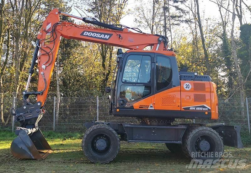 Doosan DX 165 WR-7 ホイール式油圧ショベル（パワーショベル・ユンボ・バックホー）