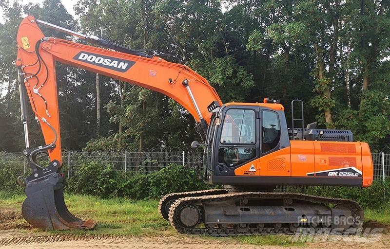 Doosan DX 225 LC-7 大型油圧ショベル12t以上（パワーショベル・ユンボ）
