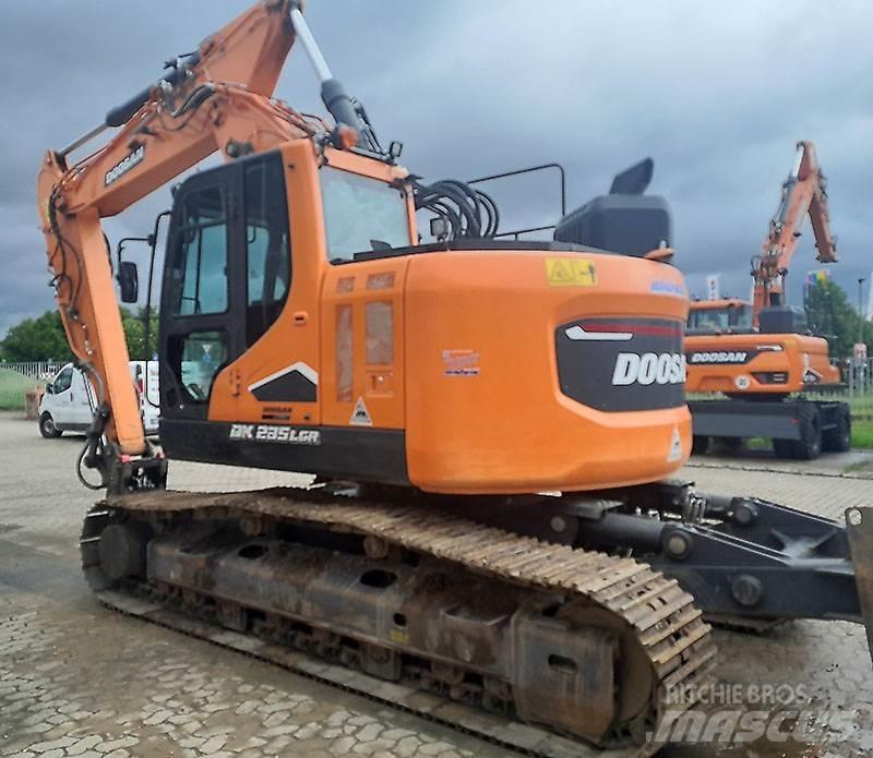 Doosan DX 235 LCR-7 大型油圧ショベル12t以上（パワーショベル・ユンボ）
