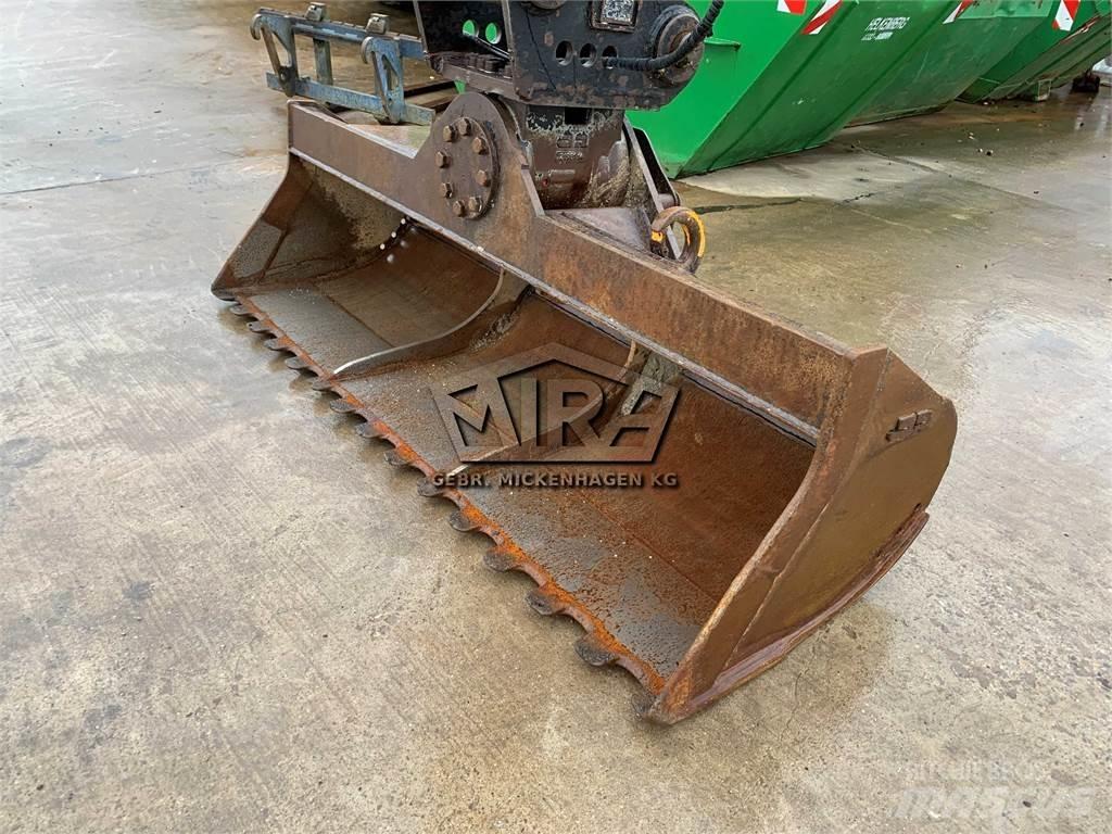 CAT 2000 mm バックホー