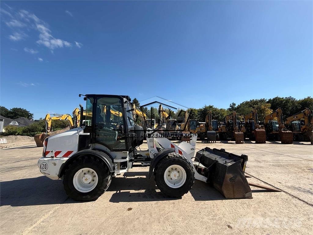 CAT 908 M ホイールローダー・タイヤショベル