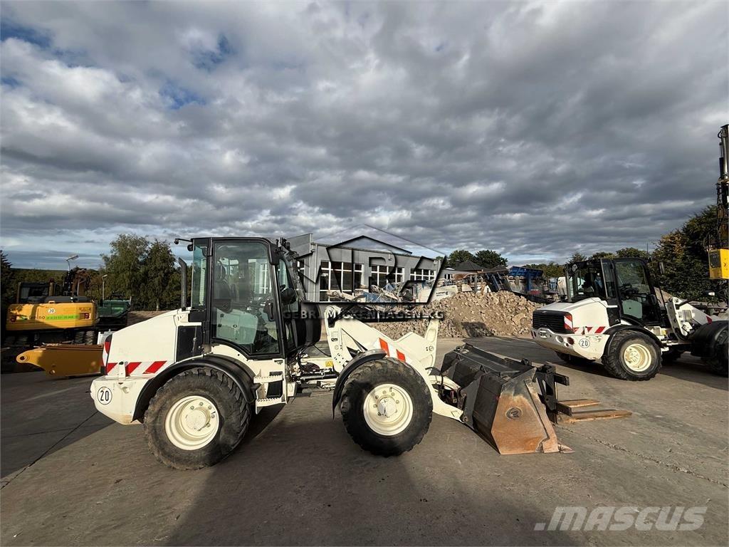 CAT 908M ホイールローダー・タイヤショベル
