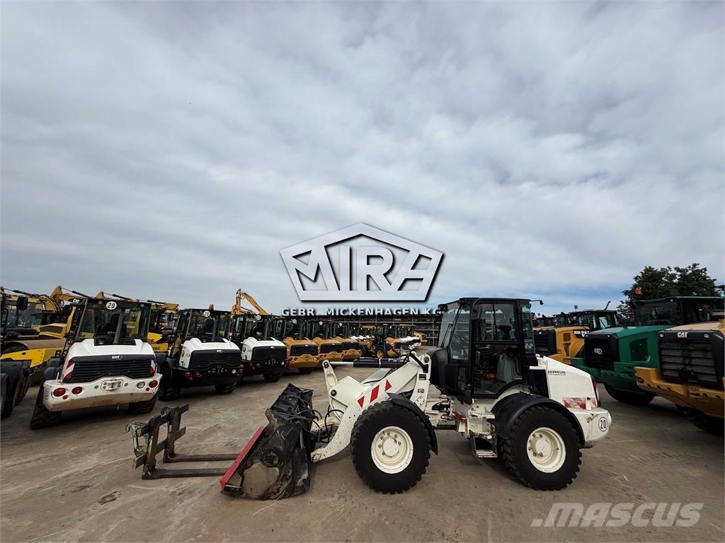 CAT 908M ホイールローダー・タイヤショベル