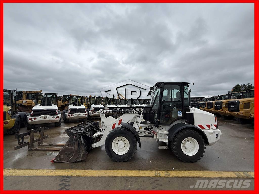 CAT 908M ホイールローダー・タイヤショベル