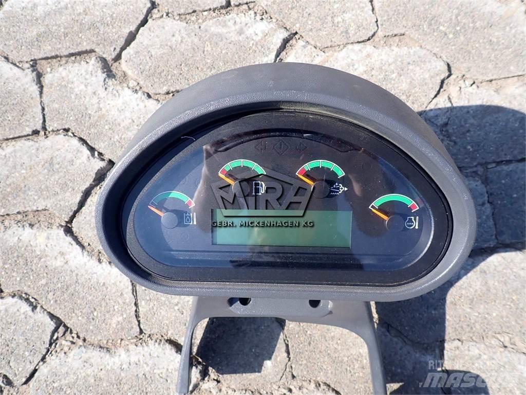 CAT 926 M/ Display 電子機器