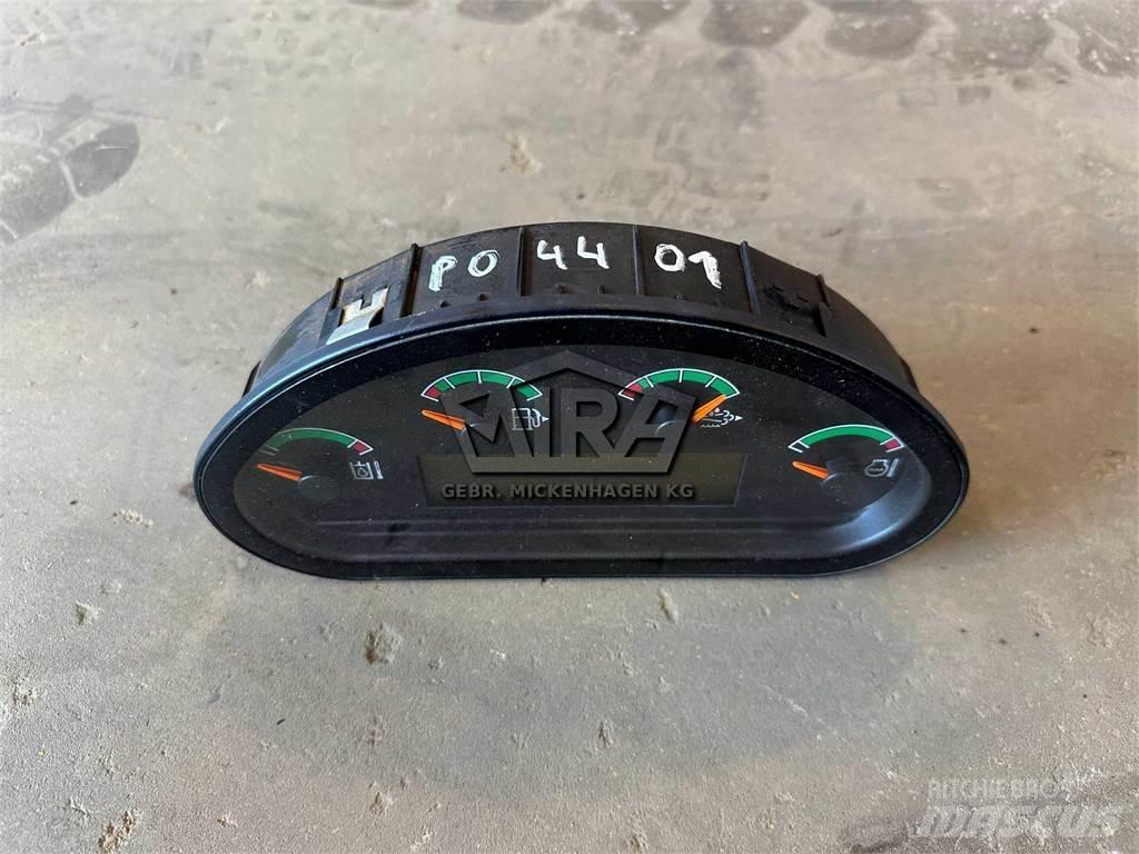 CAT 938 M/ Display 電子機器