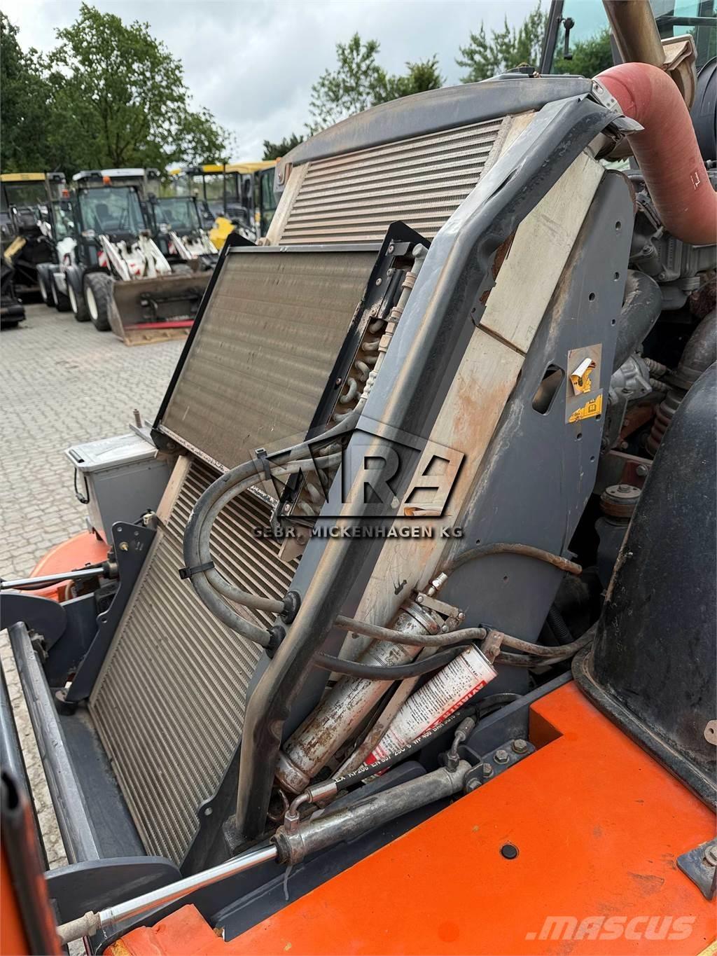 Hamm H 13i 振動ローラ