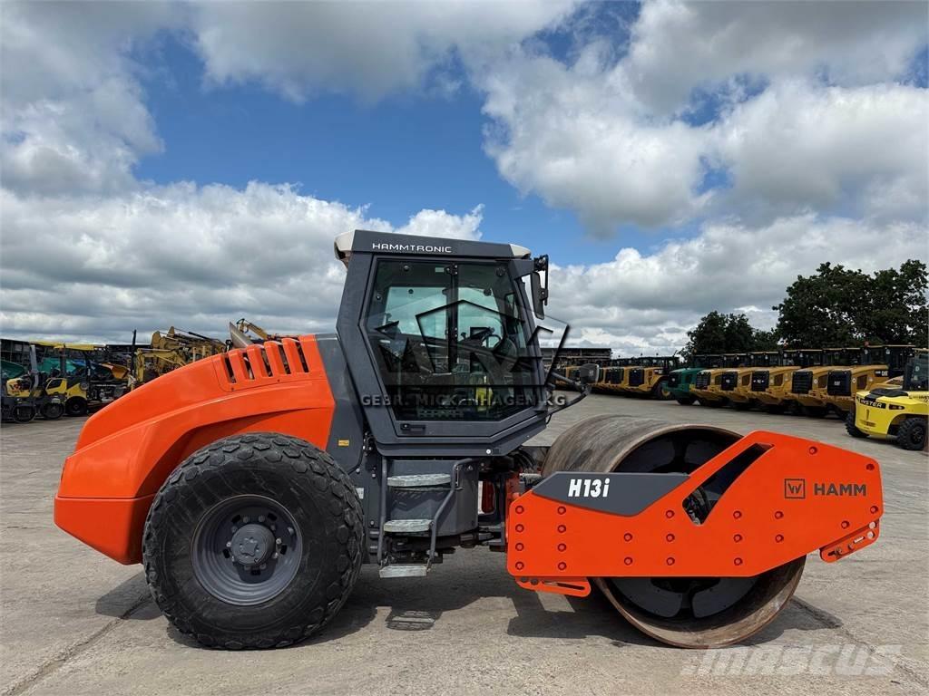 Hamm H 13i 振動ローラ