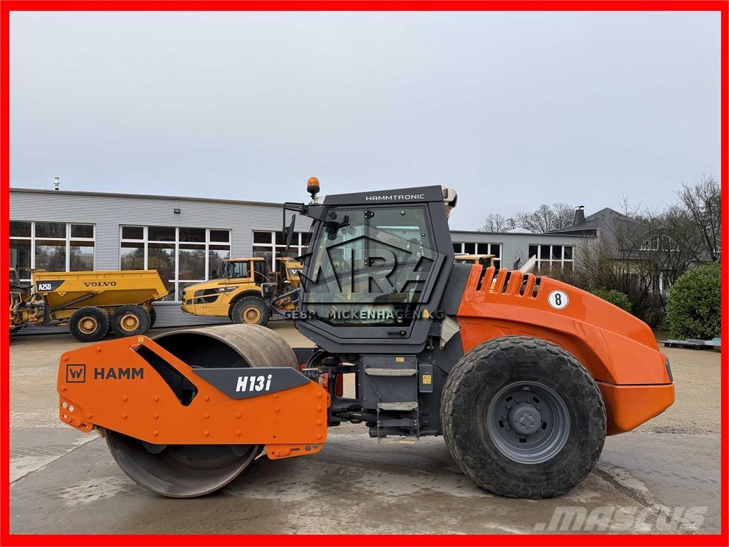 Hamm H 13i 振動ローラ