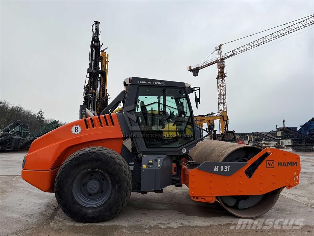 Hamm H 13i 振動ローラ